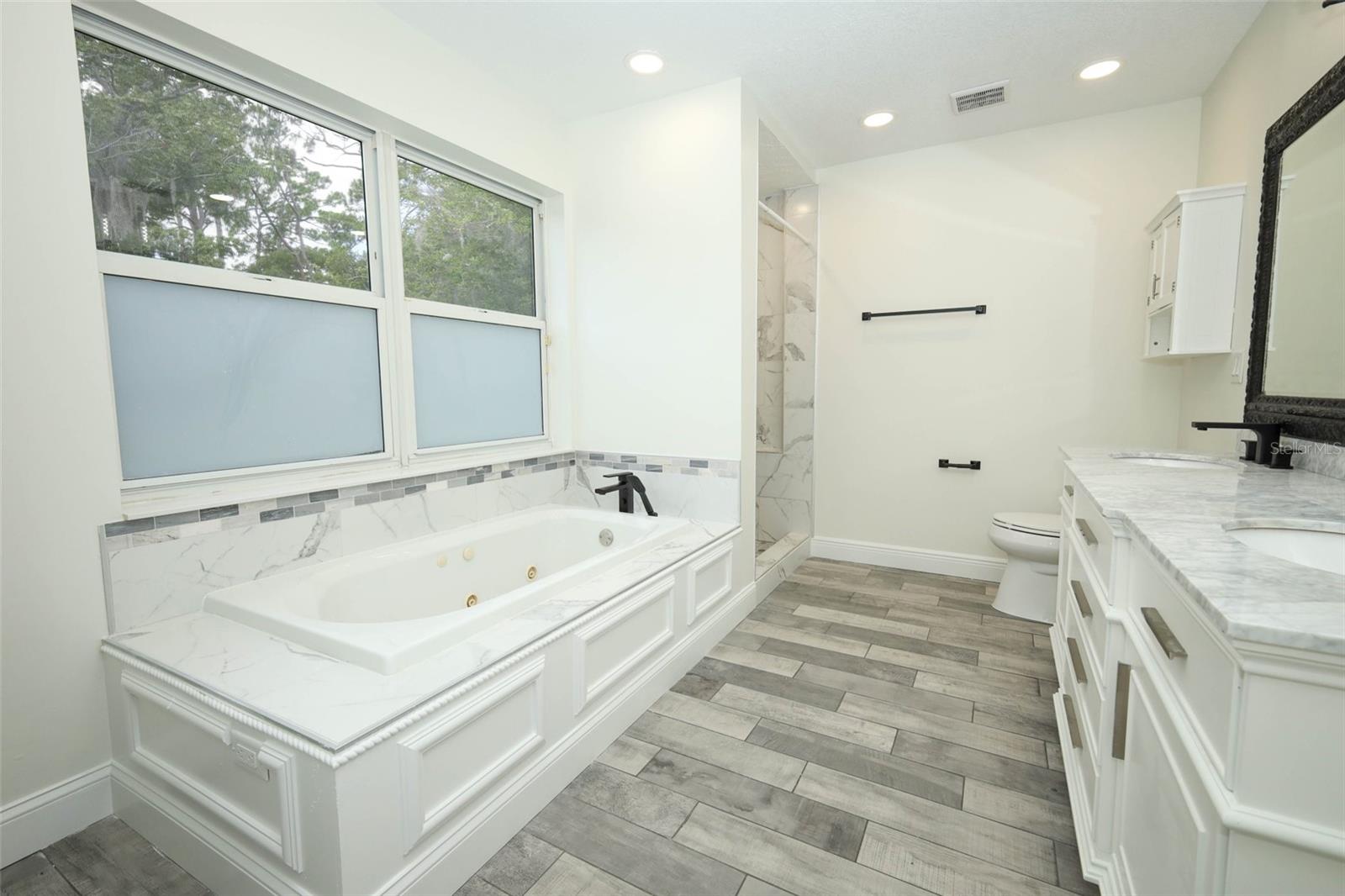 FLOMICH GARDEN SEC/HOLLY HILL HEIGHTS - Residential