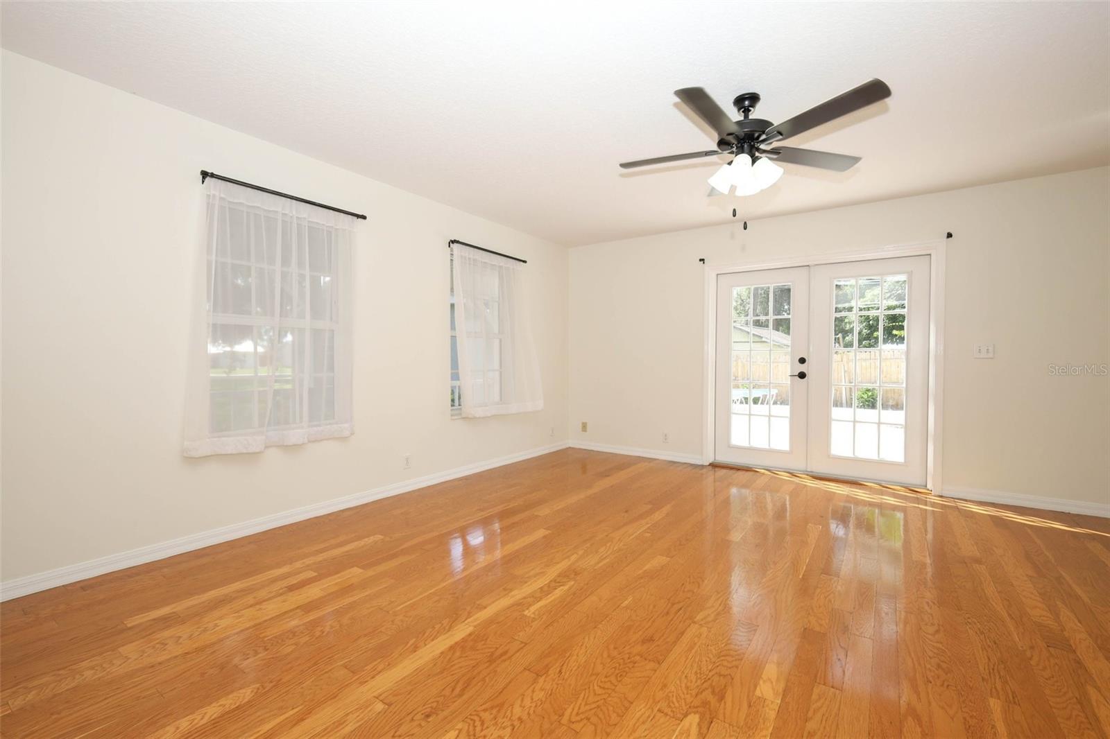 FLOMICH GARDEN SEC/HOLLY HILL HEIGHTS - Residential