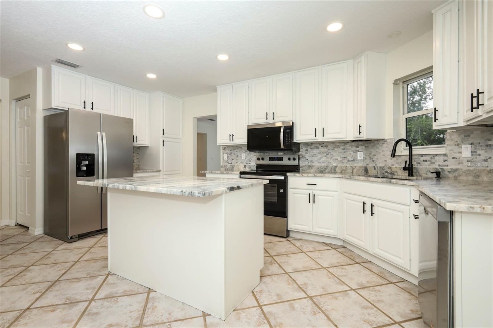 FLOMICH GARDEN SEC/HOLLY HILL HEIGHTS - Residential