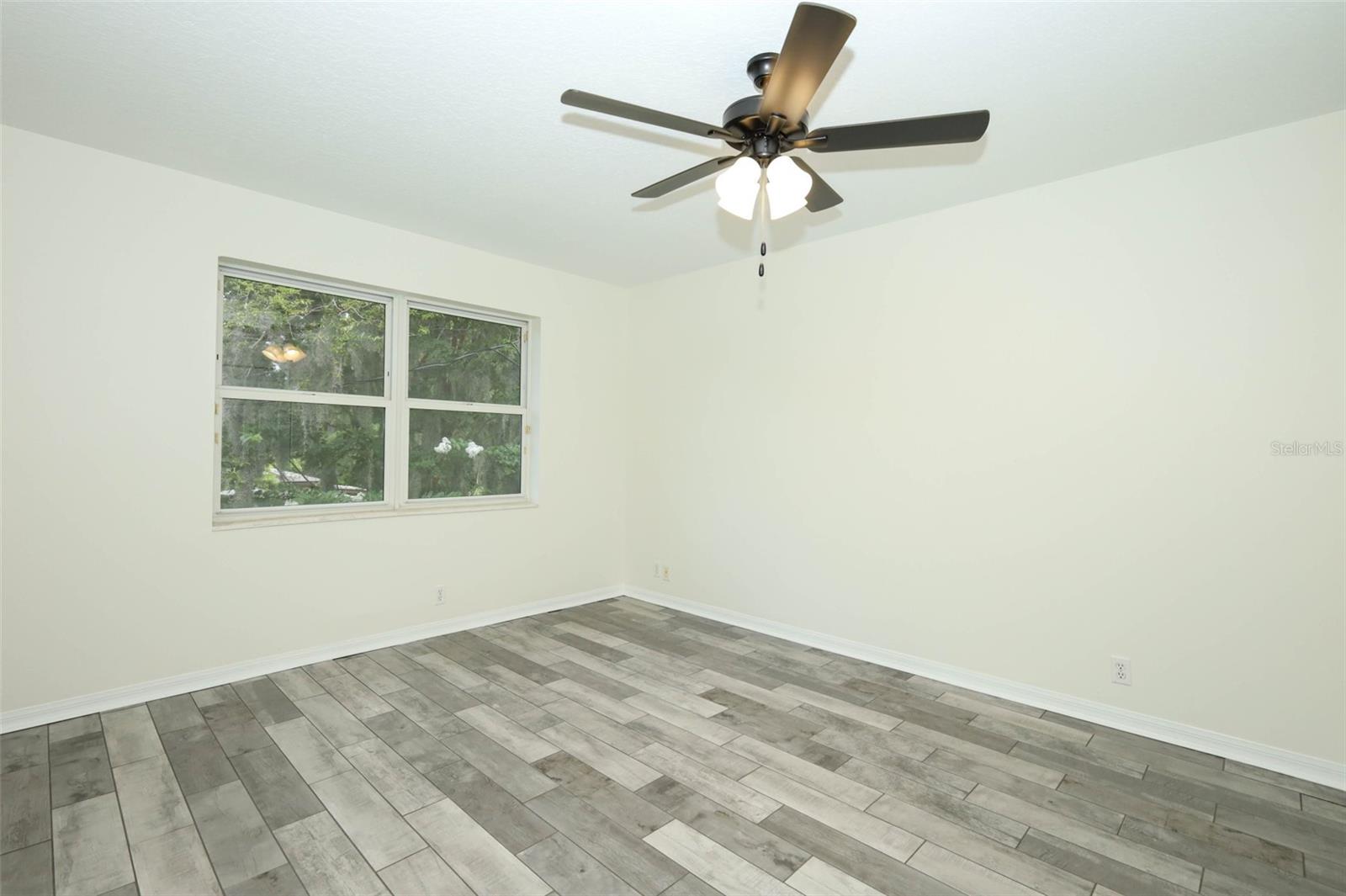 FLOMICH GARDEN SEC/HOLLY HILL HEIGHTS - Residential