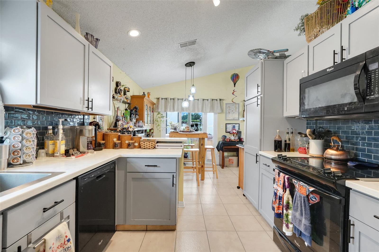 SOUTH CHASE - Residential