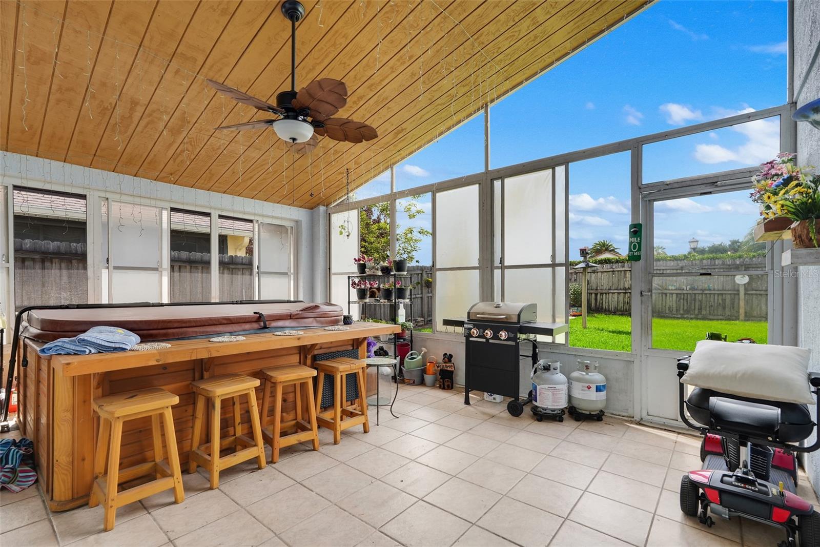 SOUTH CHASE - Residential