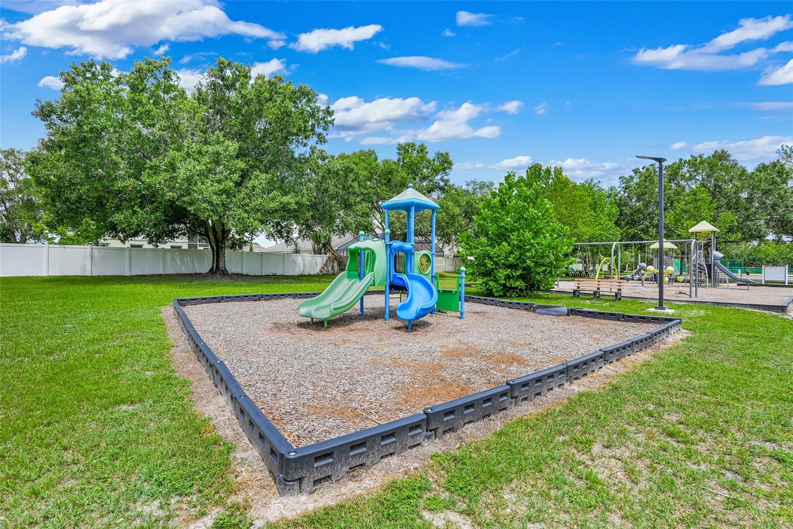 SOUTH CHASE - Residential