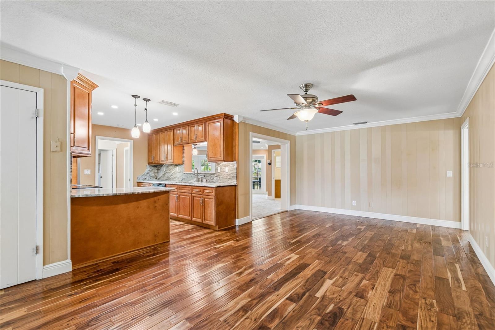 PARK VIEW ESTATES ADD - Residential Lease