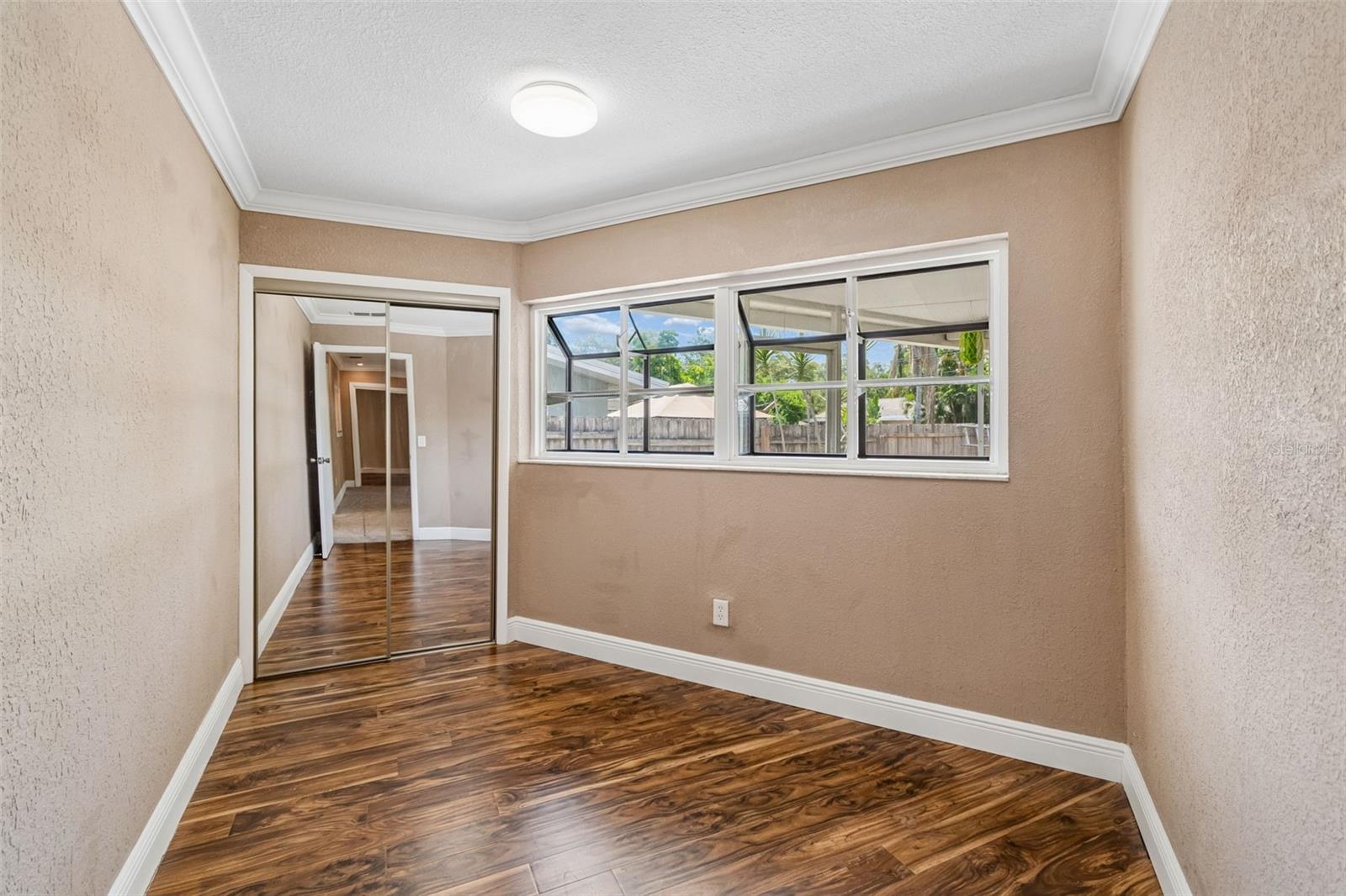 PARK VIEW ESTATES ADD - Residential Lease