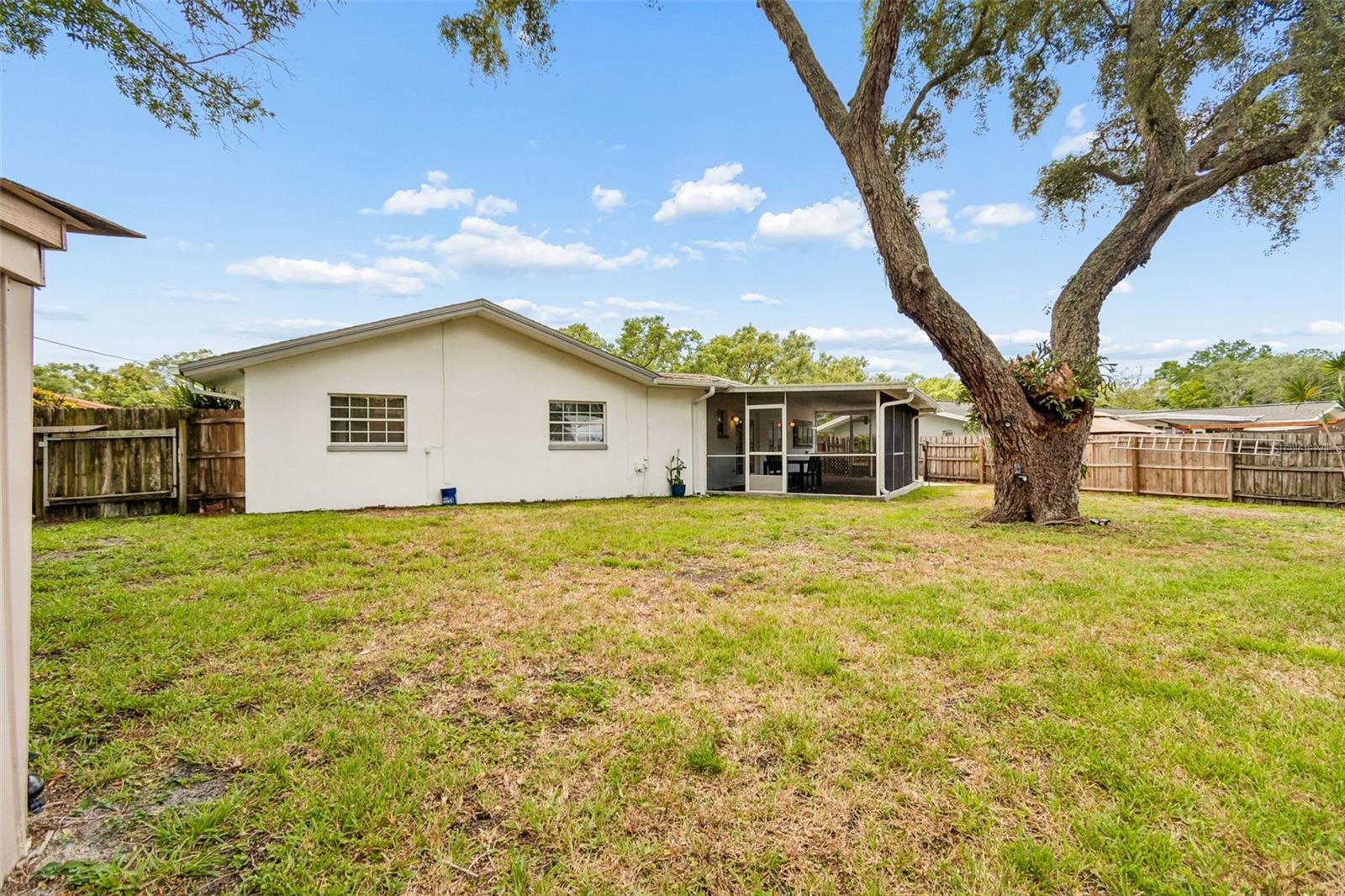 PARK VIEW ESTATES ADD - Residential Lease