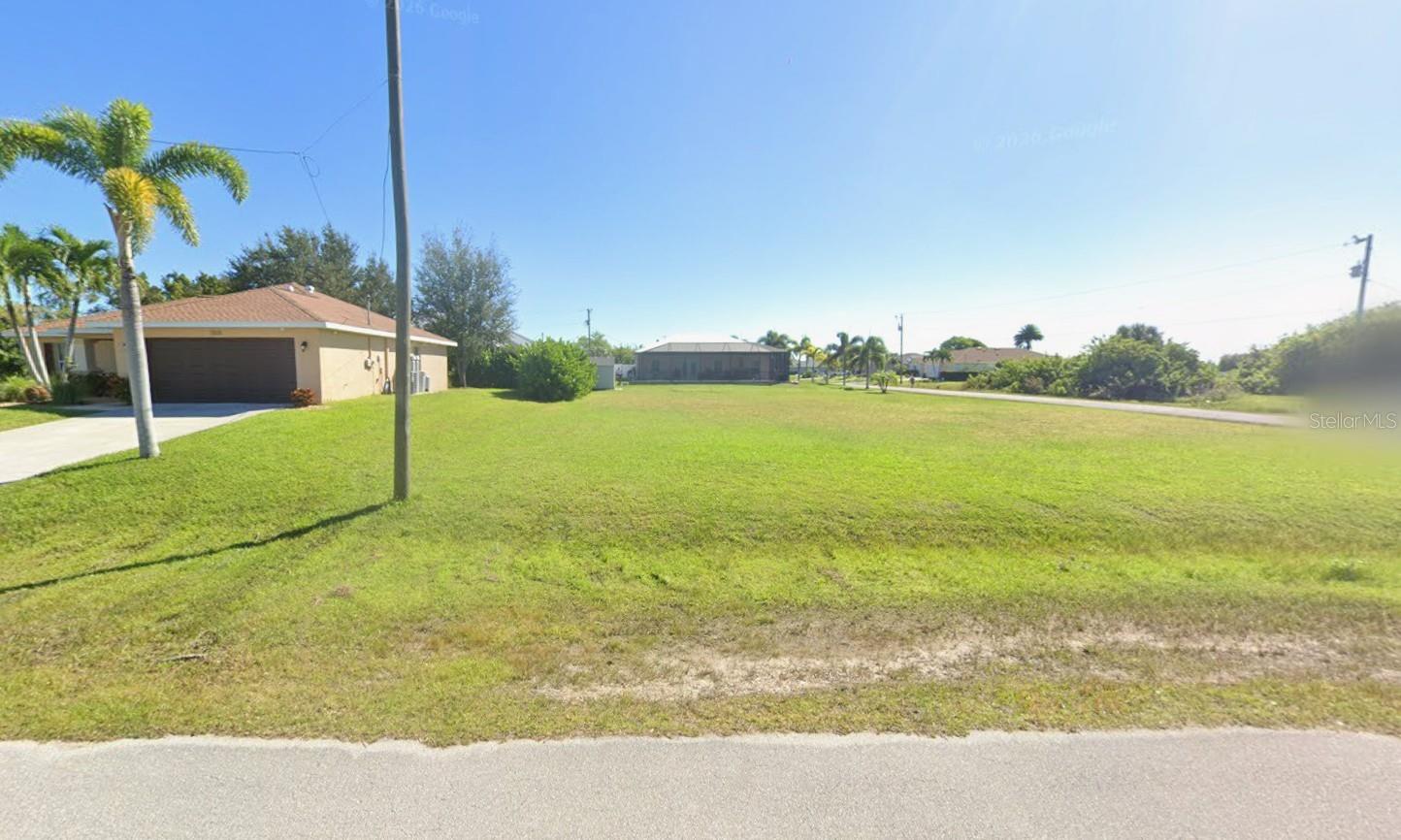 CAPE CORAL - Land