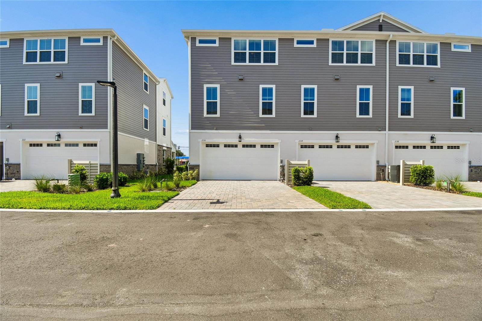 TOWNES AT NORTHLAKE - Residential