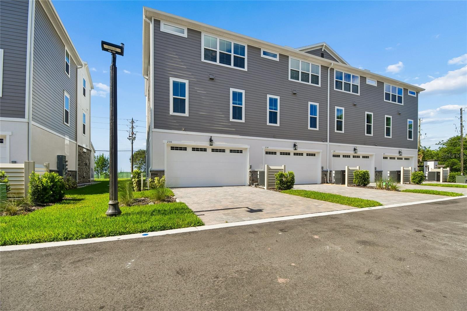 TOWNES AT NORTHLAKE - Residential