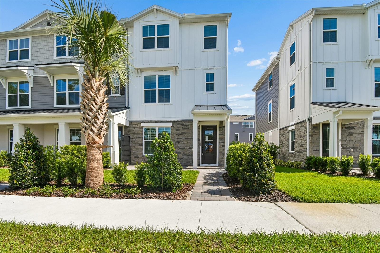TOWNES AT NORTHLAKE - Residential