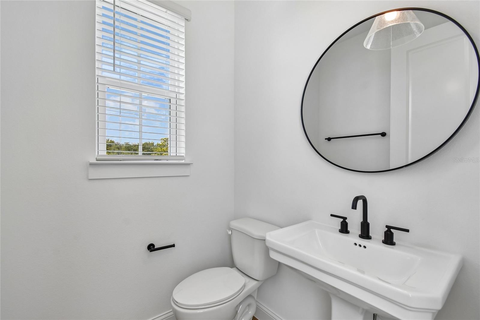 TOWNES AT NORTHLAKE - Residential