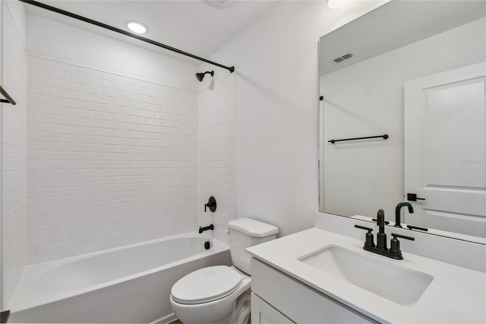 TOWNES AT NORTHLAKE - Residential