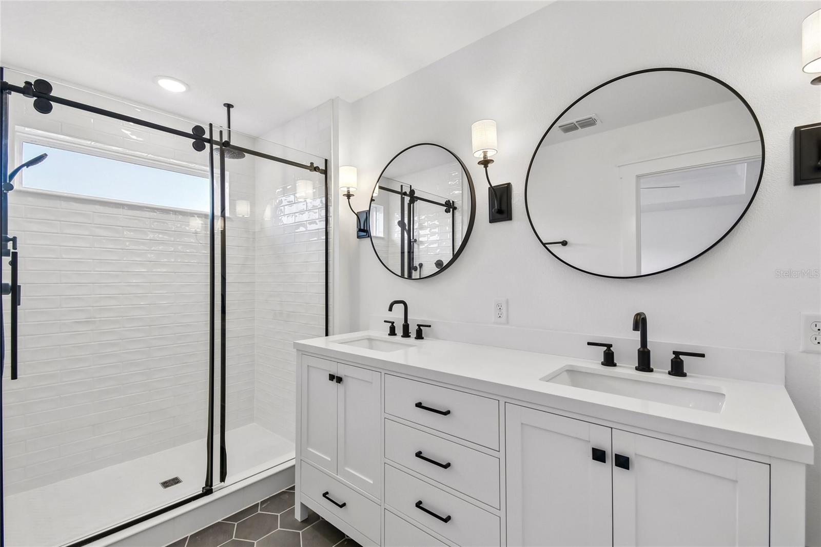 TOWNES AT NORTHLAKE - Residential