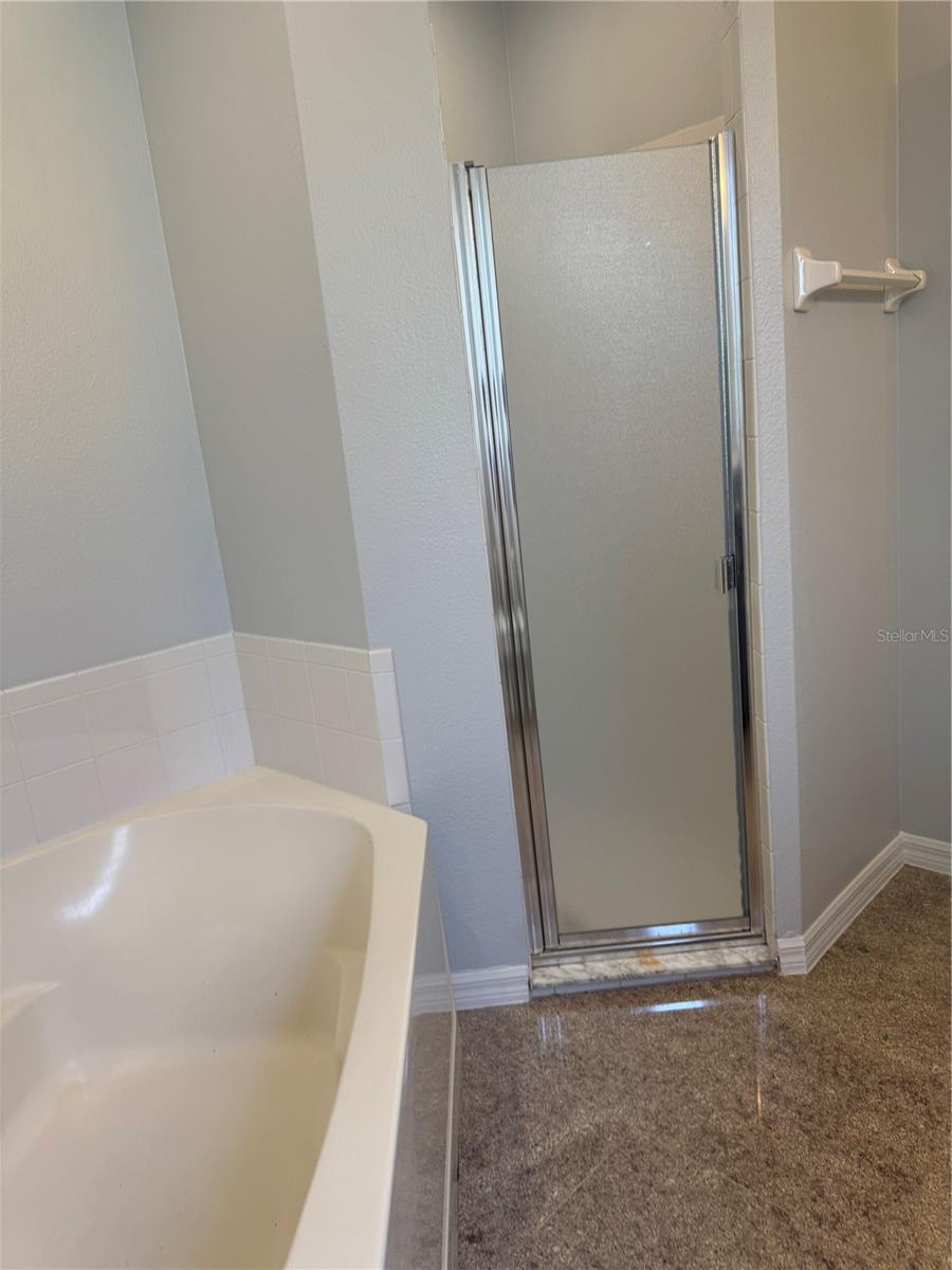 VILLAGES WEST OAK 44/106 - Residential Lease