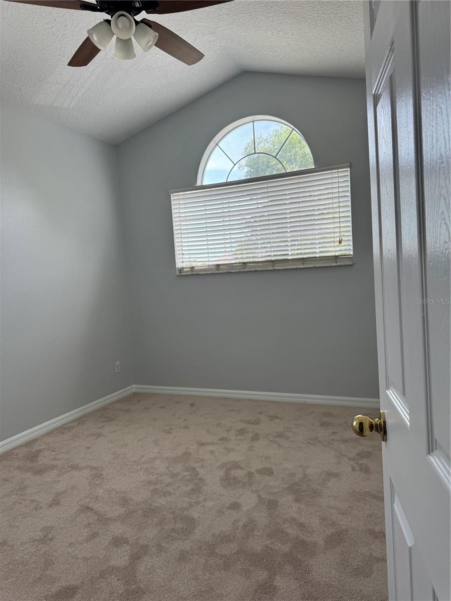 VILLAGES WEST OAK 44/106 - Residential Lease