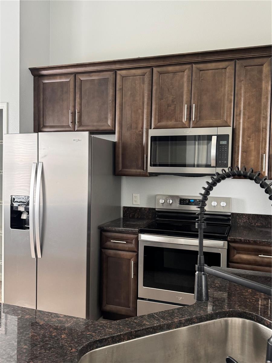 VILLAGES WEST OAK 44/106 - Residential Lease