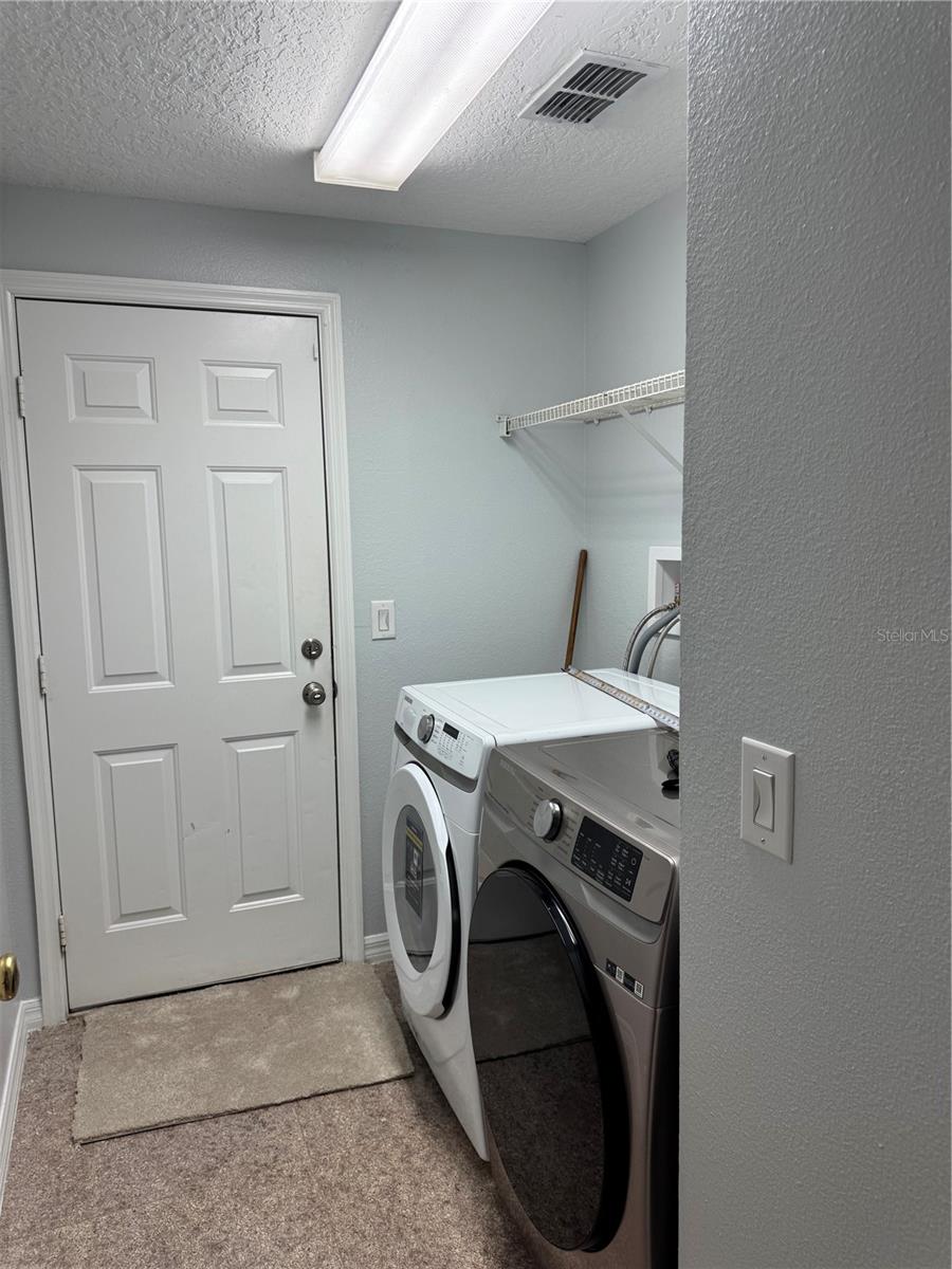 VILLAGES WEST OAK 44/106 - Residential Lease