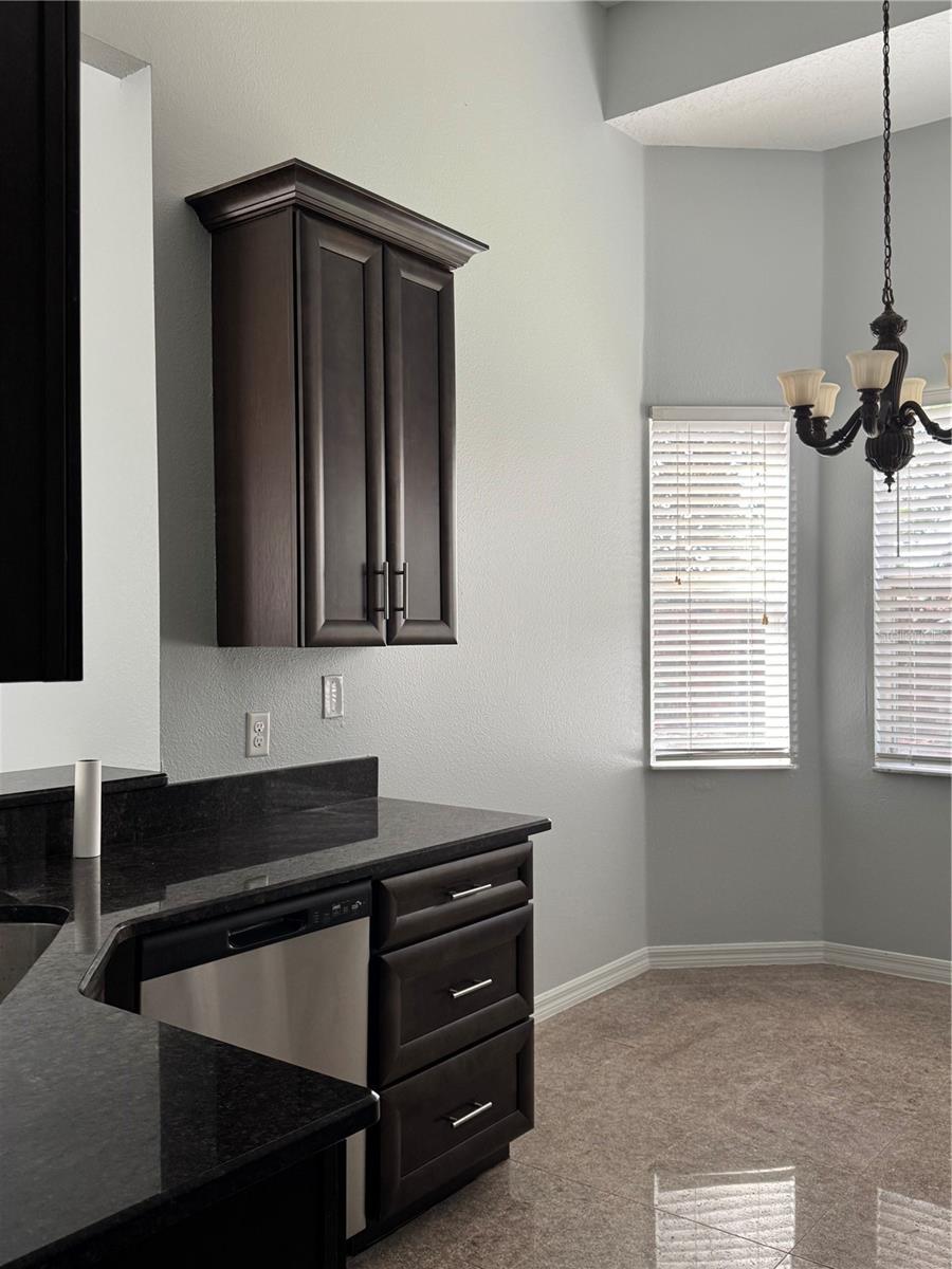 VILLAGES WEST OAK 44/106 - Residential Lease