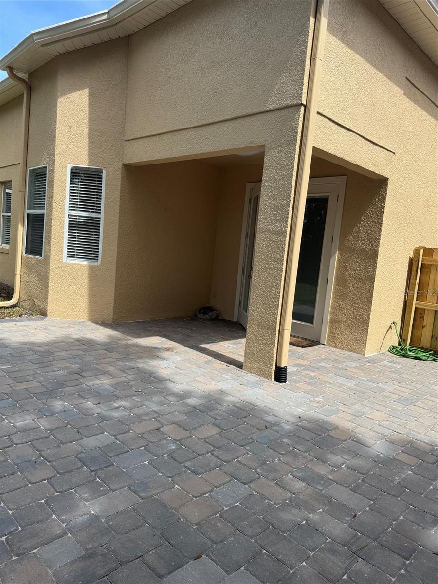 VILLAGES WEST OAK 44/106 - Residential Lease