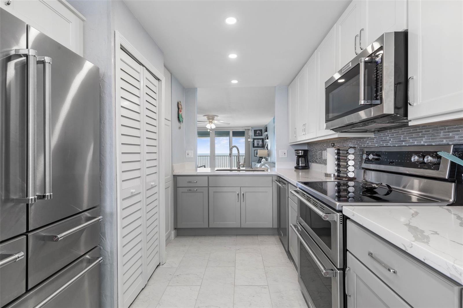 89 OCEANFRONT CONDO - Residential