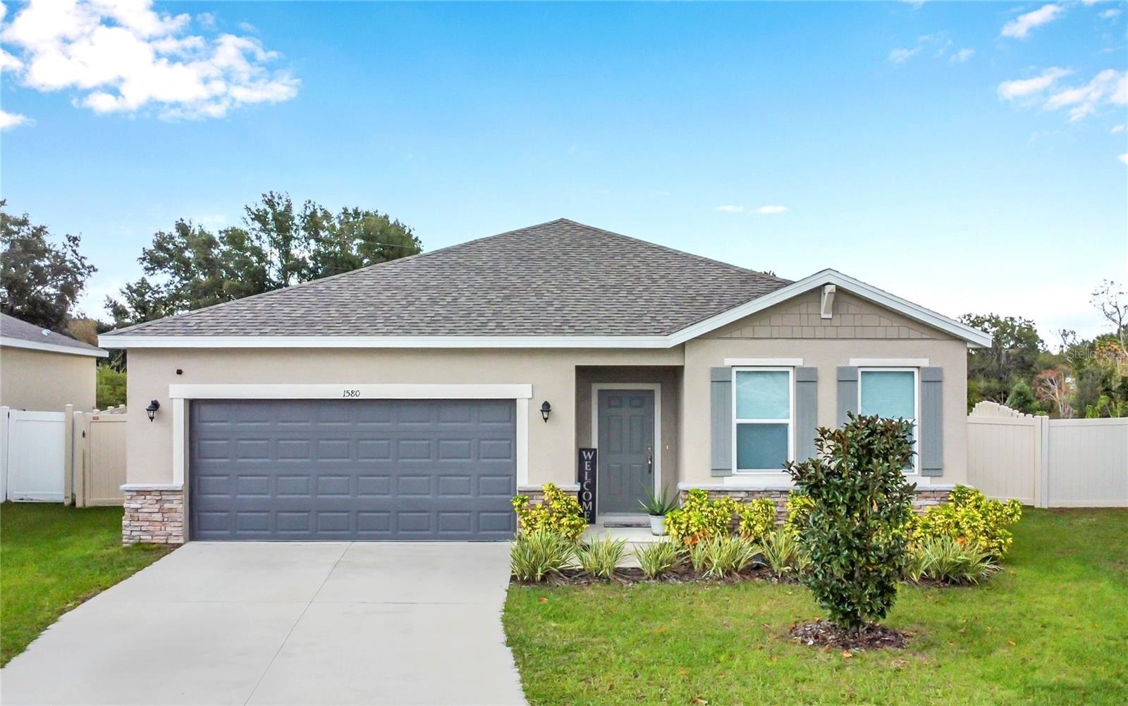 SUNSET LAKES - Residential