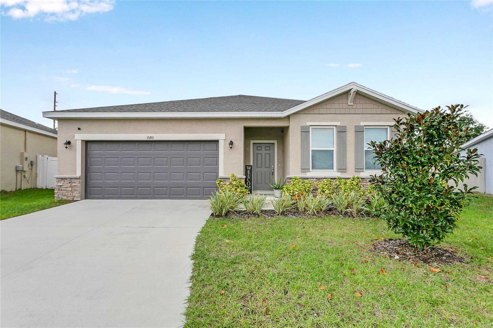 SUNSET LAKES - Residential