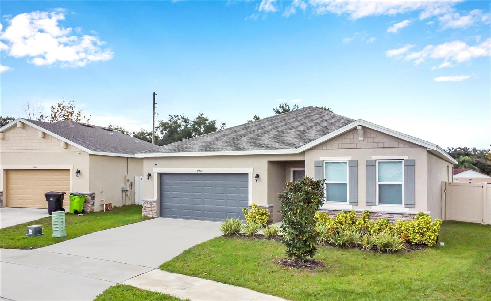 SUNSET LAKES - Residential