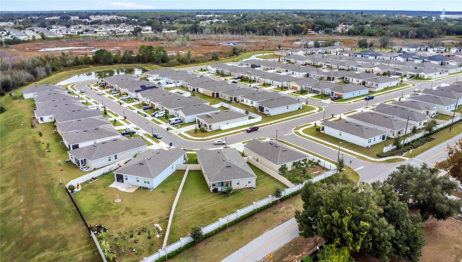 SUNSET LAKES - Residential