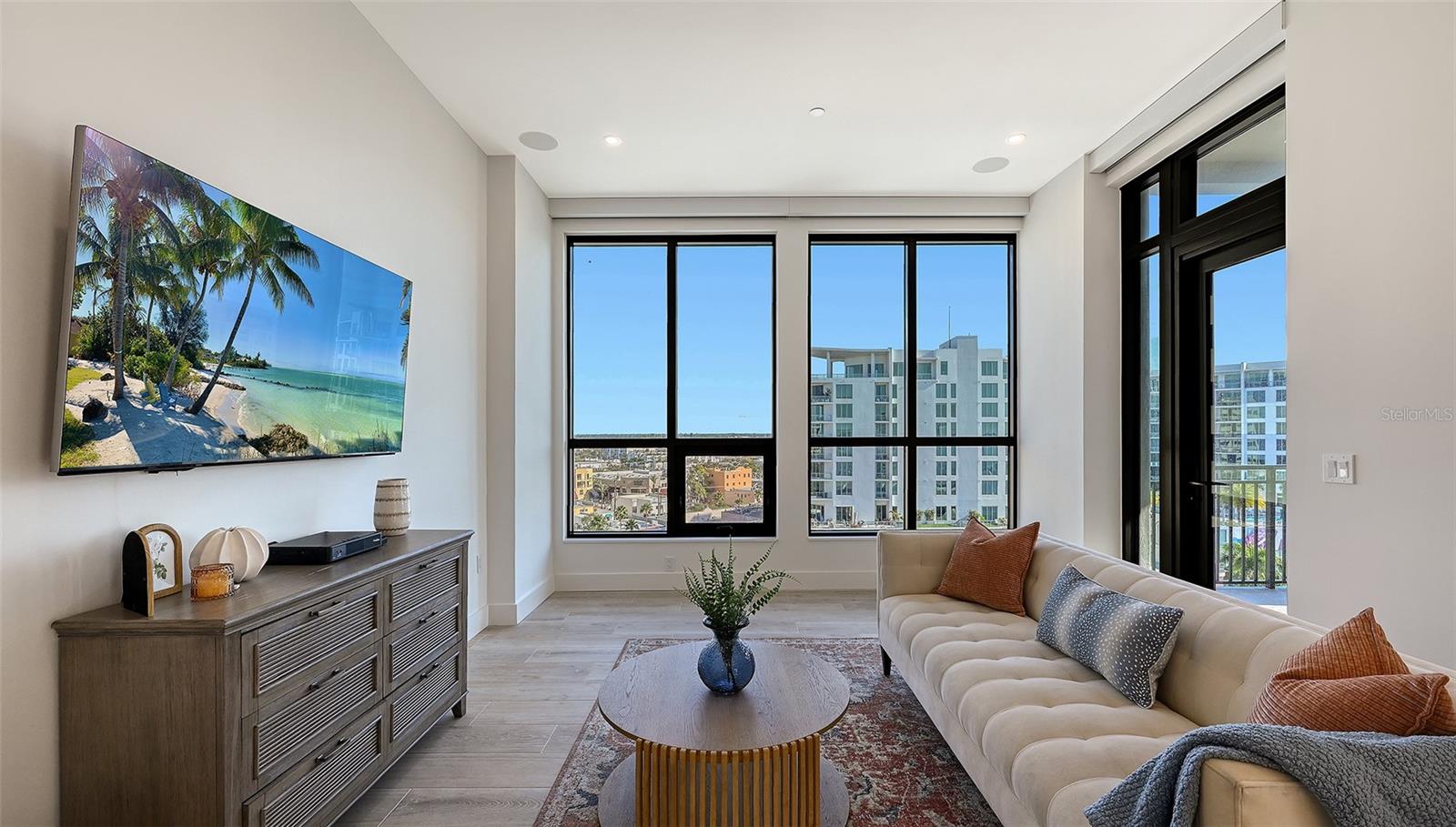 THE DEMARCAY - Residential