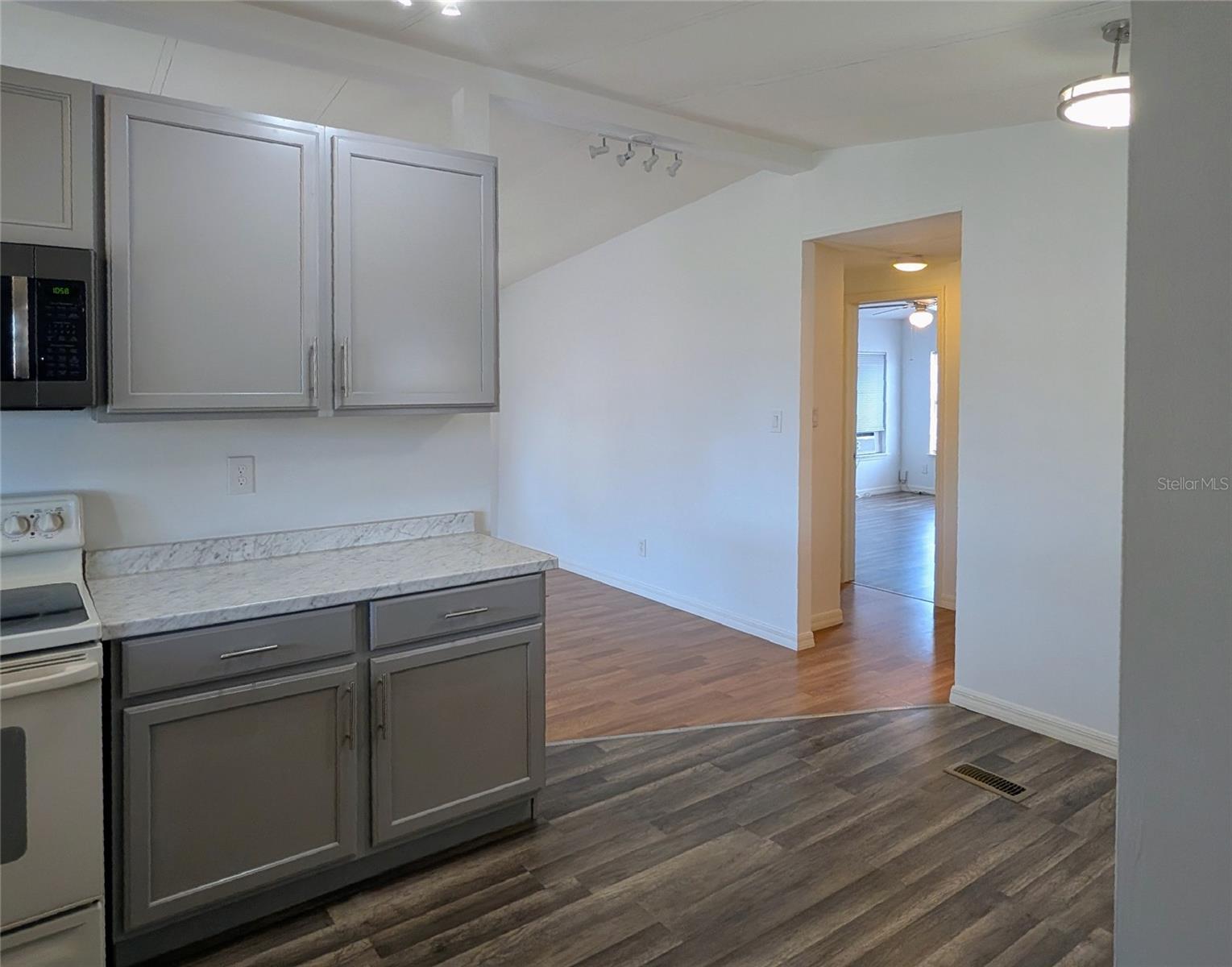 TIMBER LAKE ESTATES - Residential