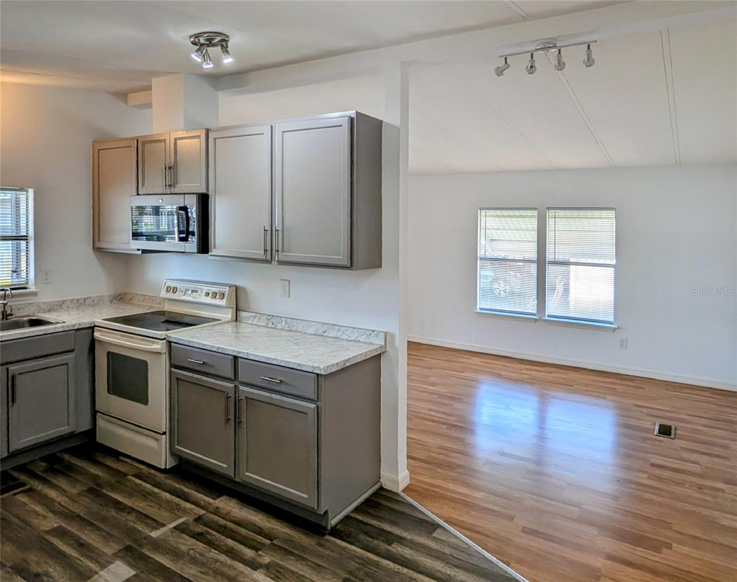 TIMBER LAKE ESTATES - Residential