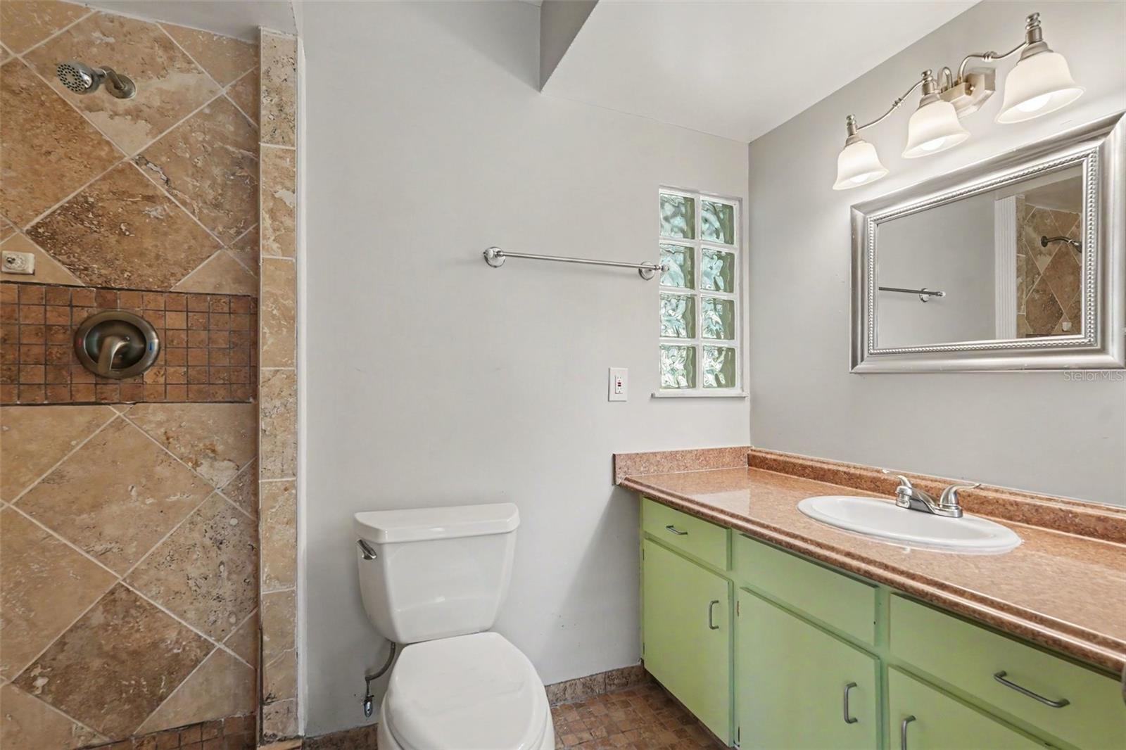 FOUR WINDS ESTATES UNIT 3 - Residential