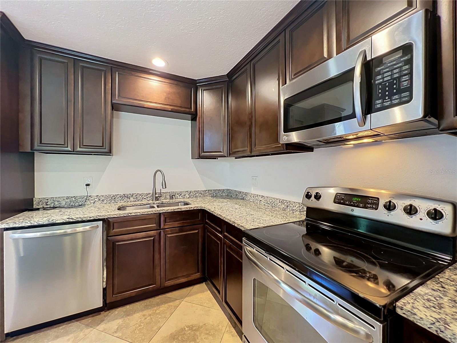 VILLAS AT SIGNAL HILL - Residential