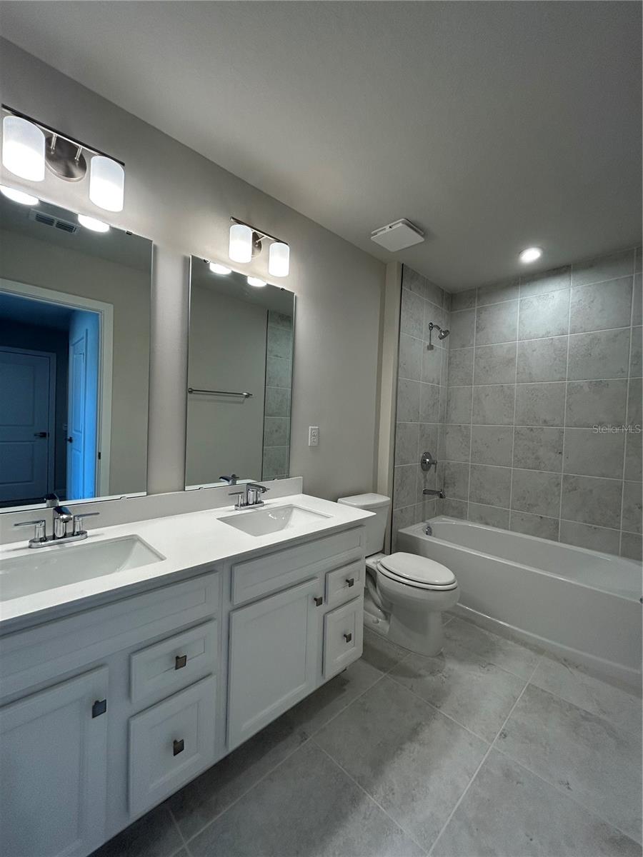 KENDALL POINTE - Residential