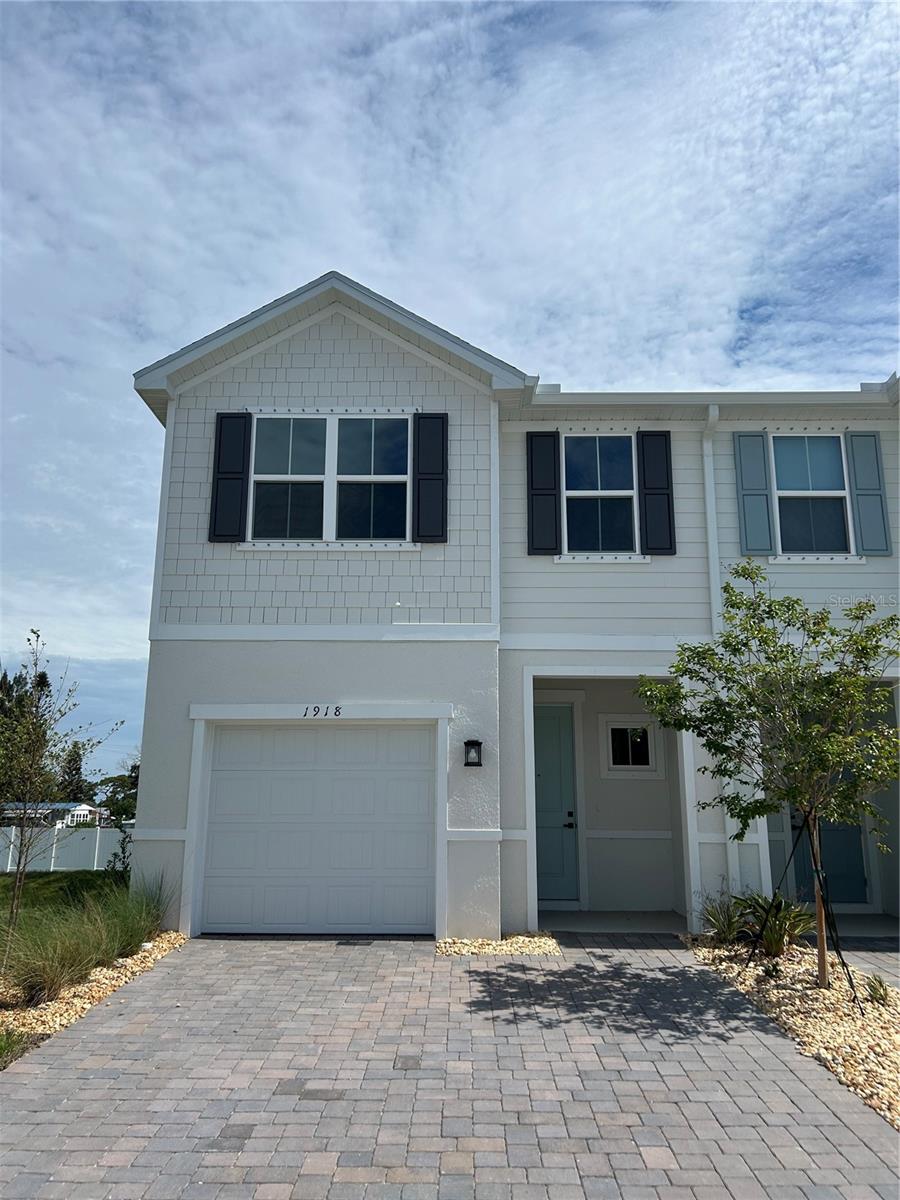 KENDALL POINTE - Residential