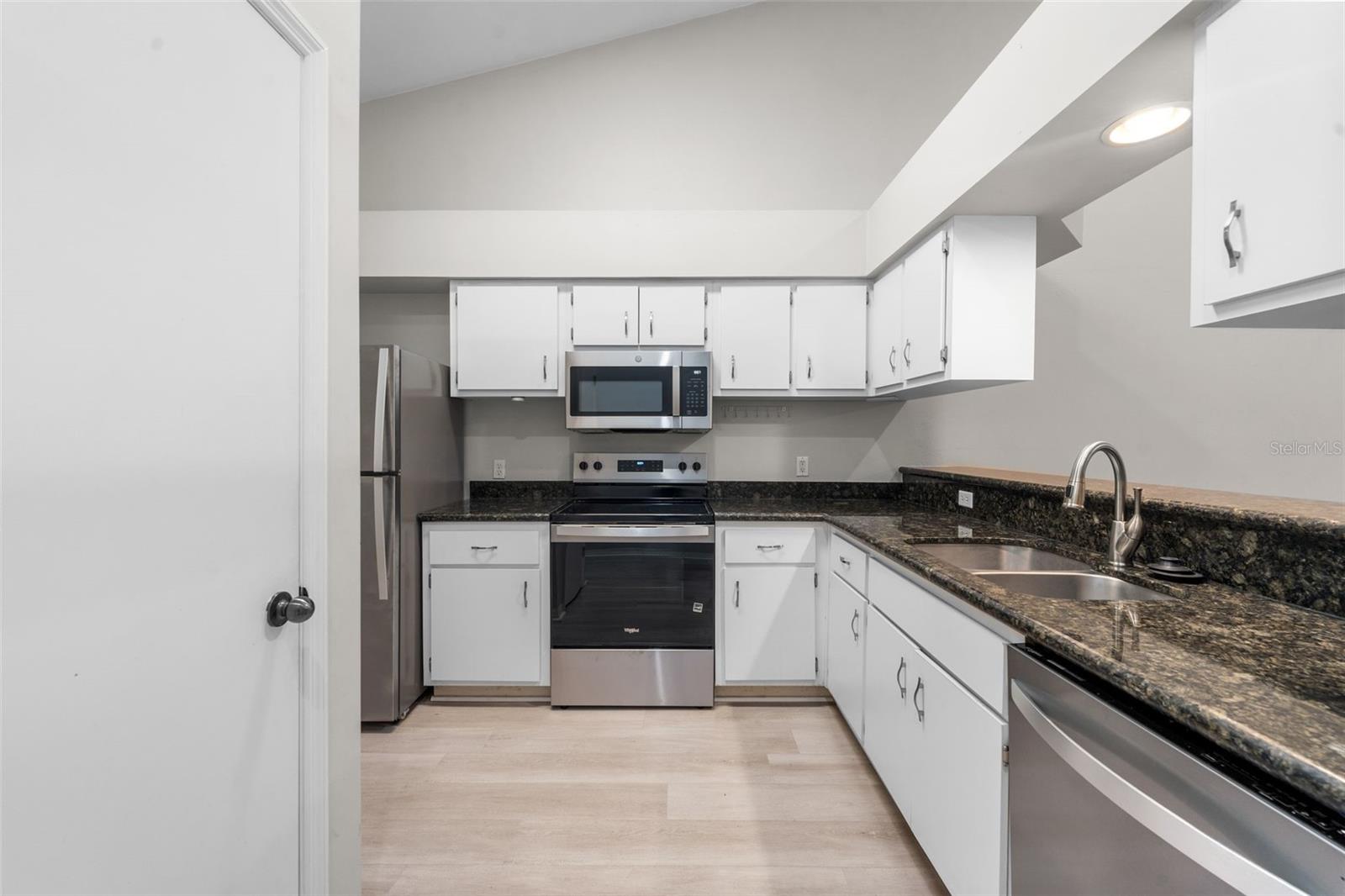 THE GABLES CONDO AT GAINE - Residential