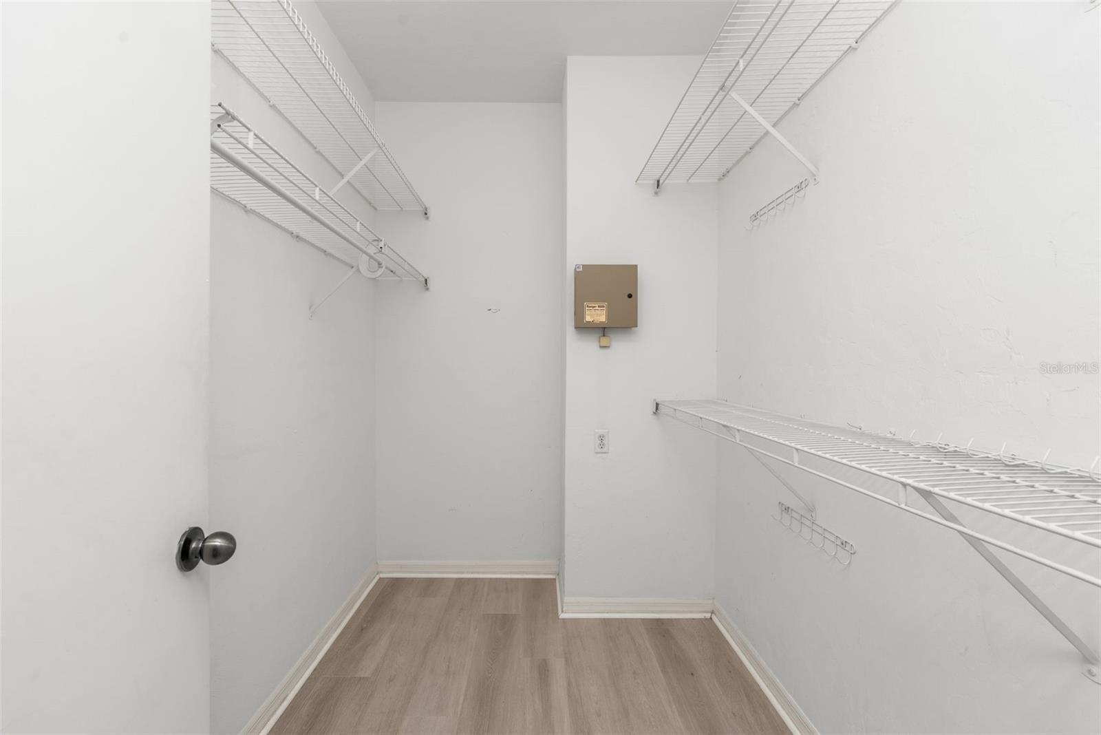THE GABLES CONDO AT GAINE - Residential