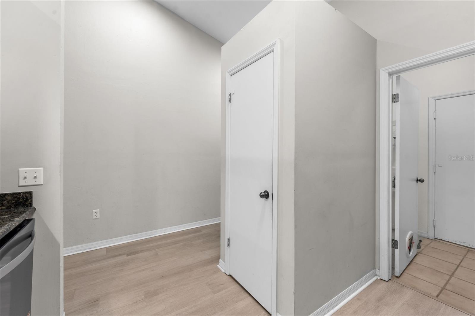 THE GABLES CONDO AT GAINE - Residential