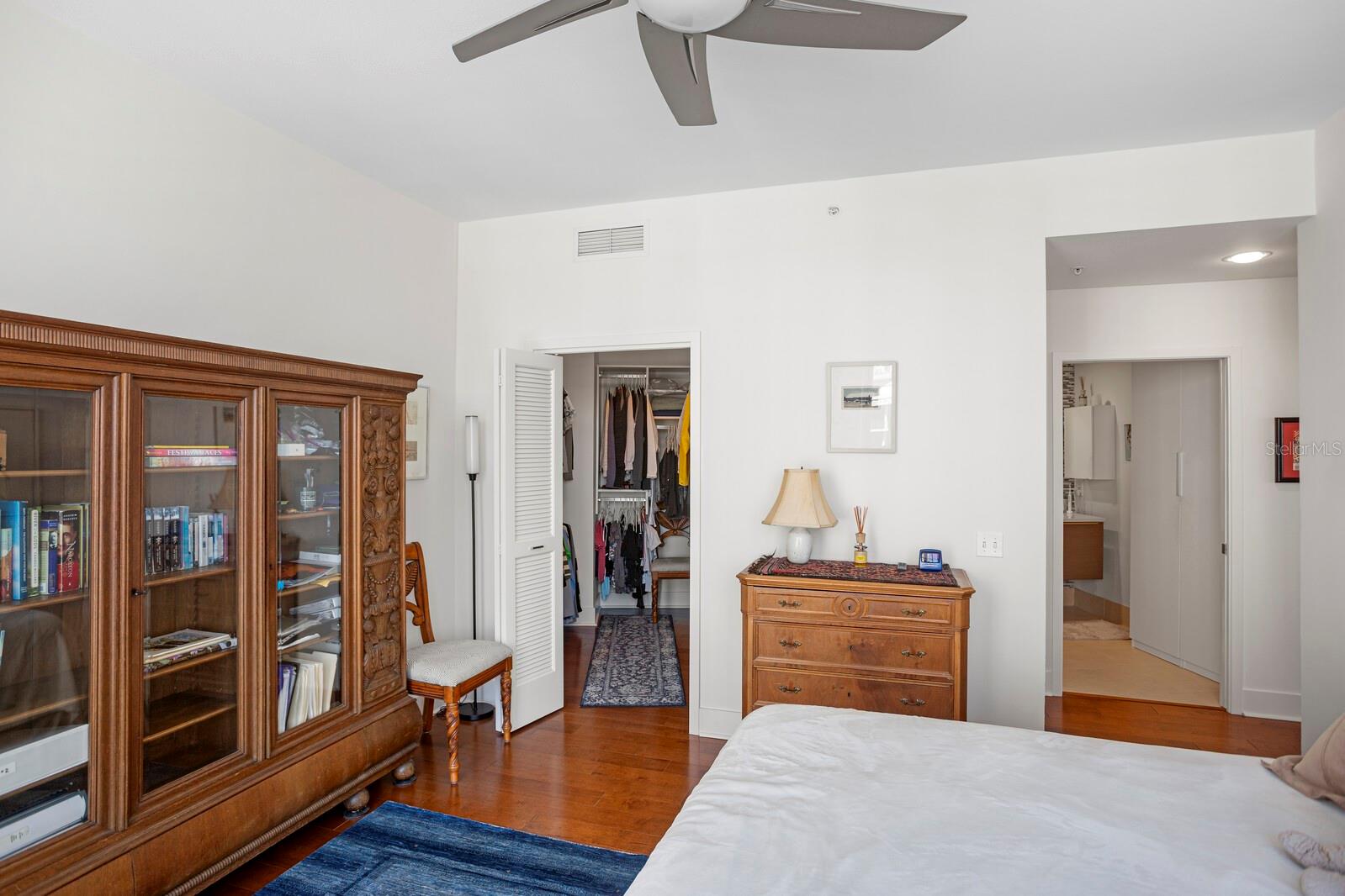 SIGNATURE PLACE CONDO - Residential