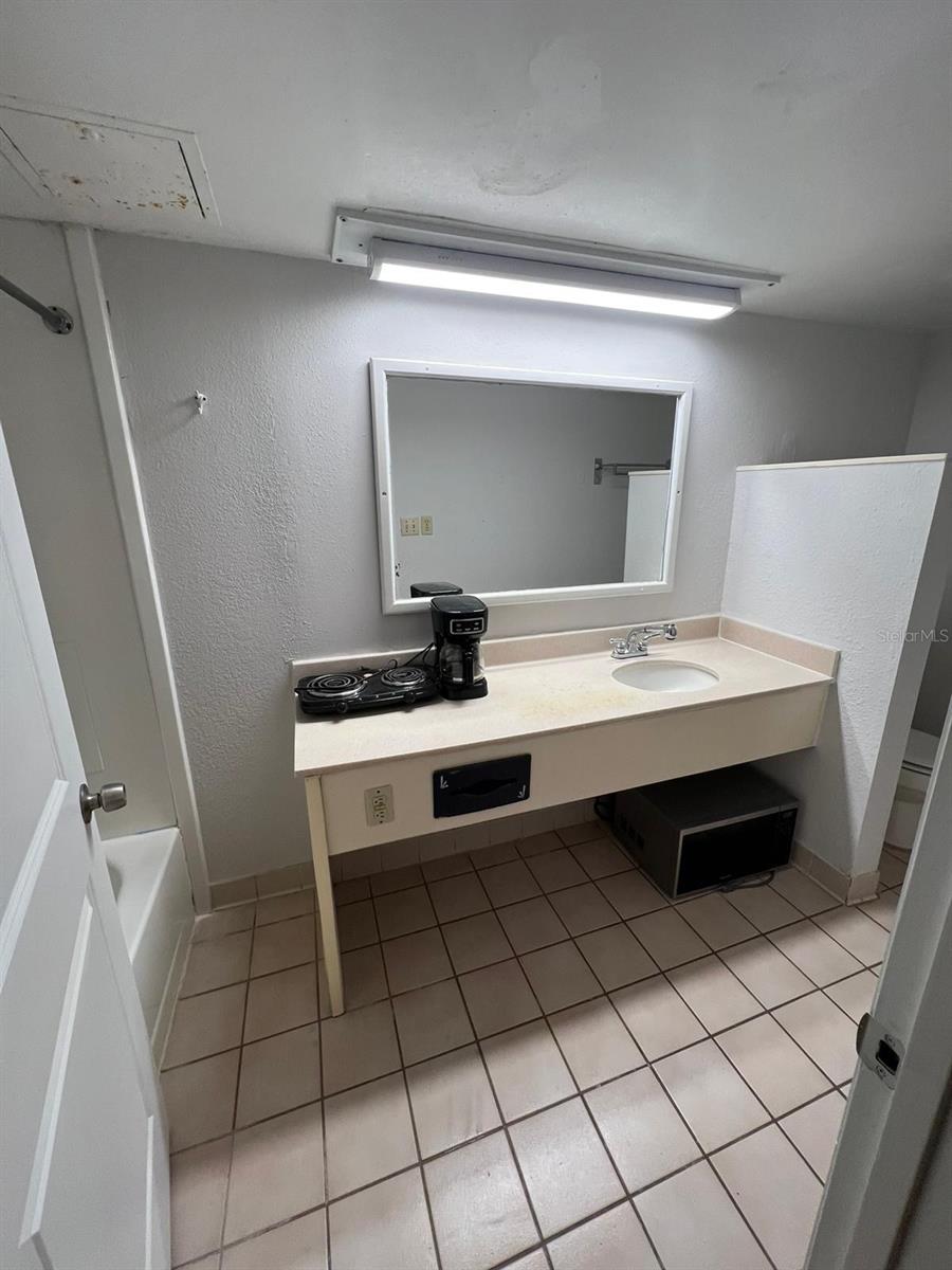ALLIANCE CONDO - Residential