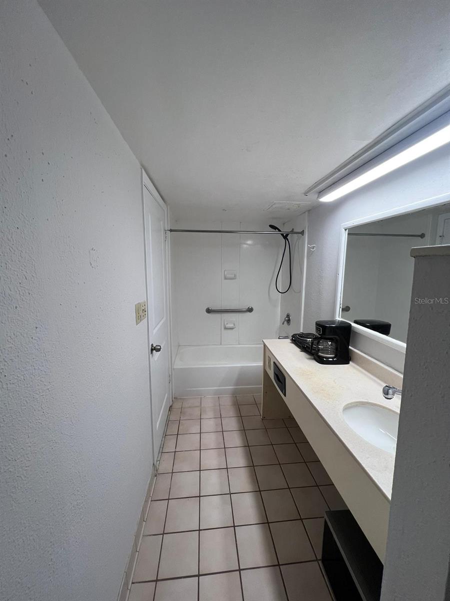 ALLIANCE CONDO - Residential