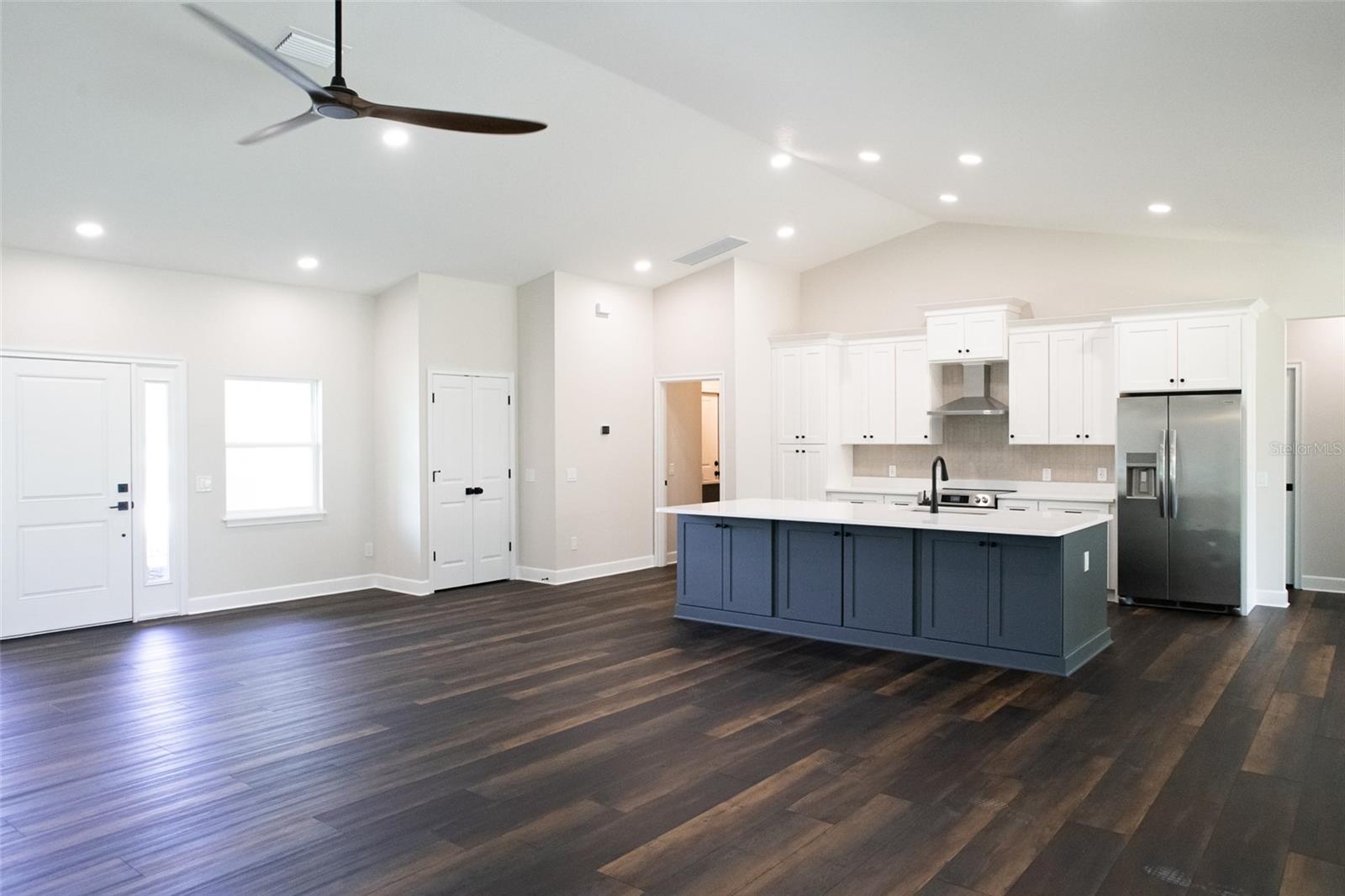 ROYAL HIGHLANDS - Residential