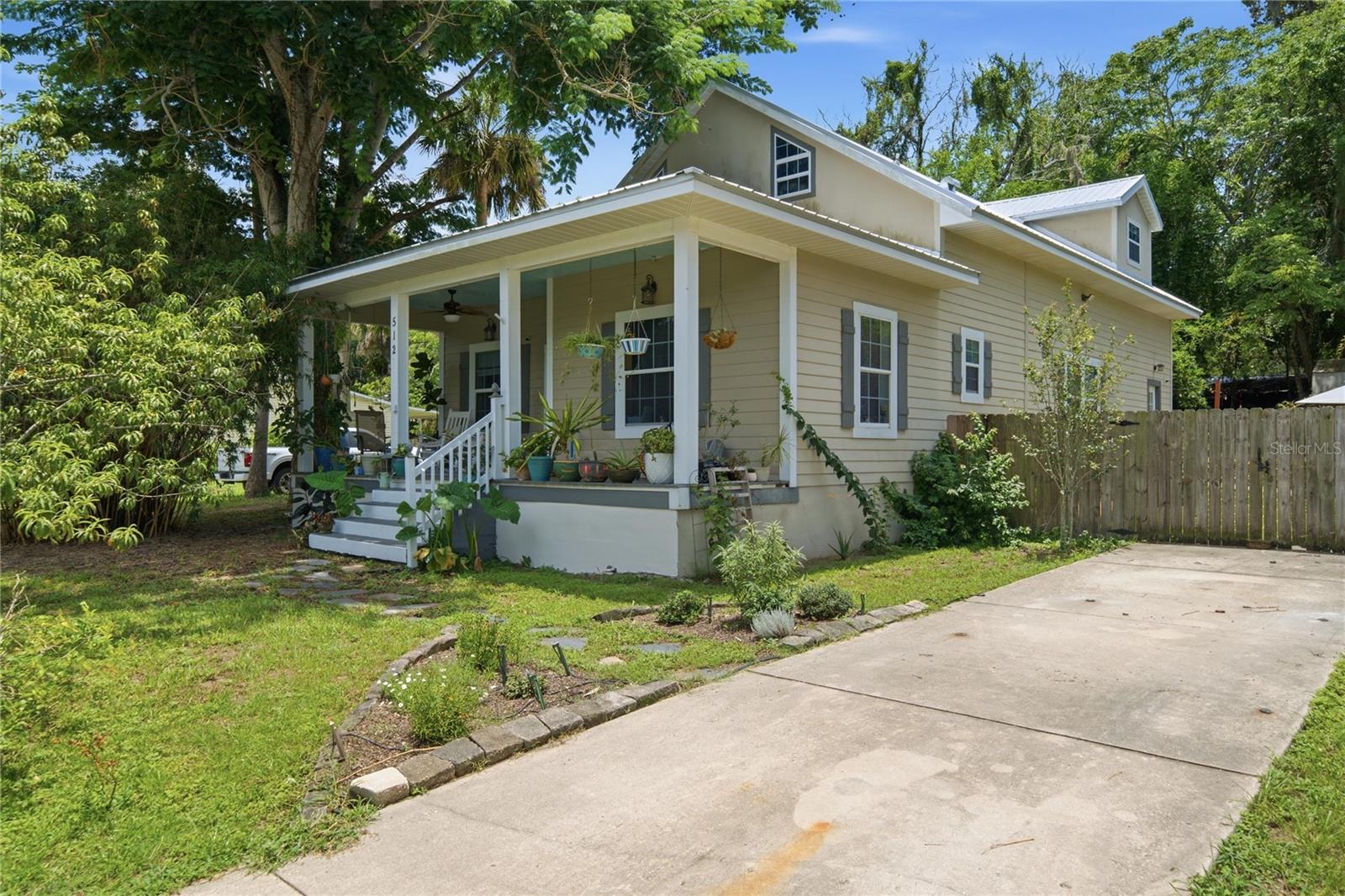 MAGNOLIA PLACE - Residential