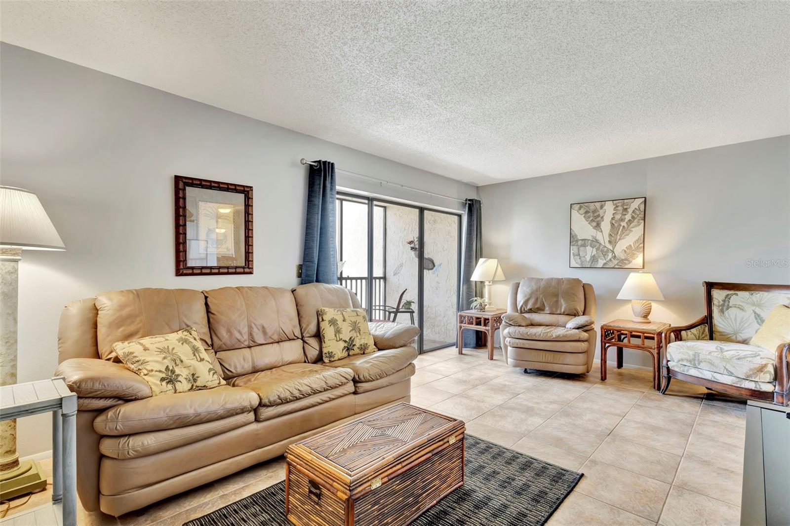 BAY OAKS - Residential