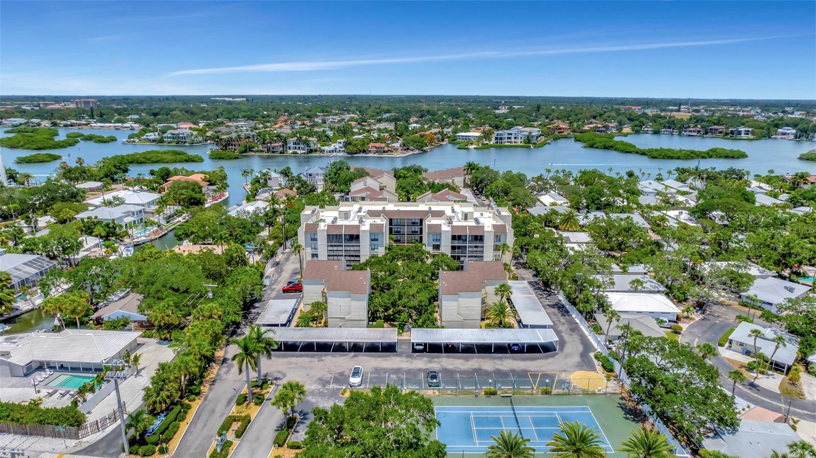 BAY OAKS - Residential