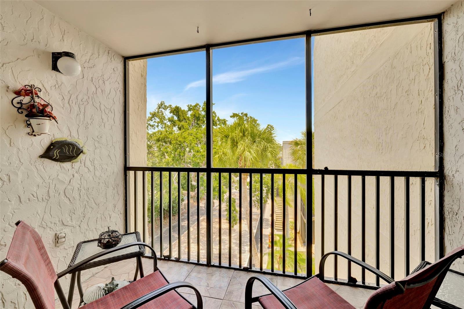 BAY OAKS - Residential