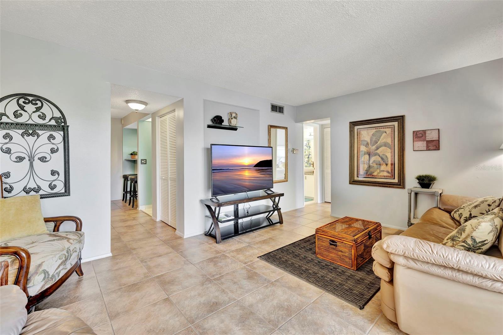 BAY OAKS - Residential