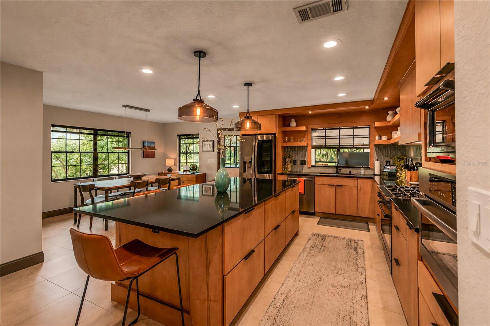 GOLDEN HILLS - Residential