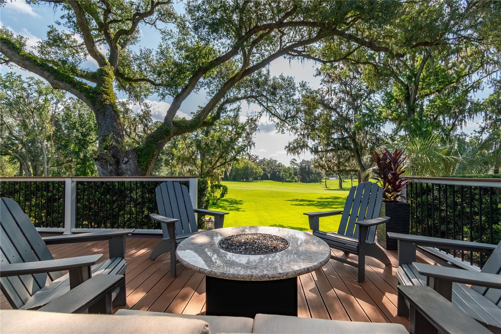 GOLDEN HILLS - Residential