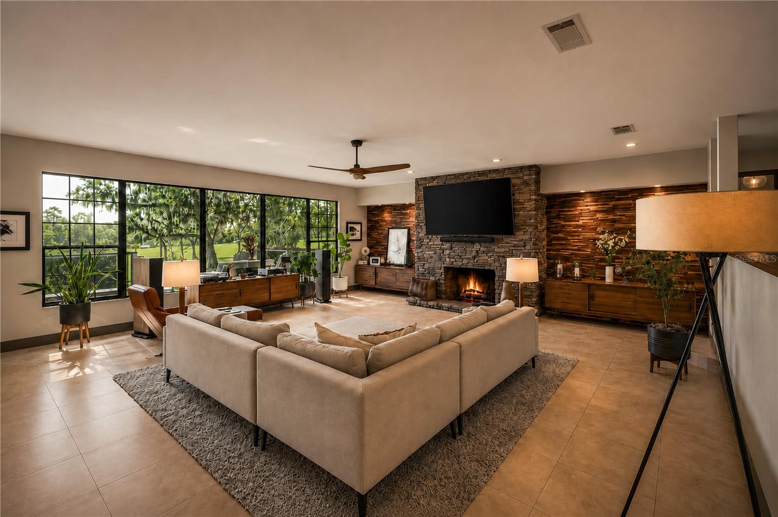 GOLDEN HILLS - Residential